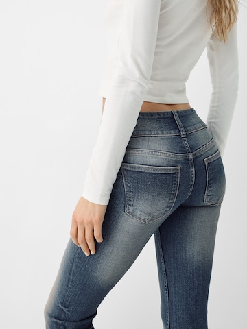 Bershka Bootcut Jeans i blå