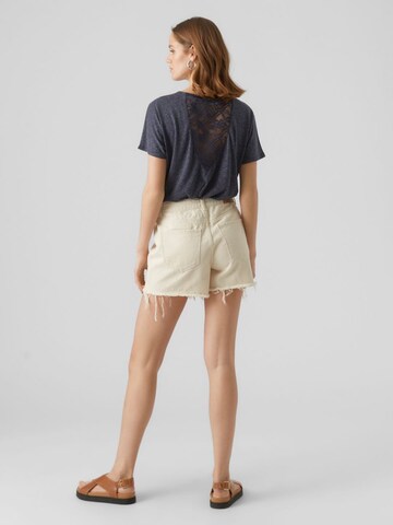 VERO MODA Loosefit Shorts 'Zuri' in Beige