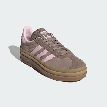 ADIDAS ORIGINALS Σνίκερ χαμηλό 'Gazelle Bold' σε καφέ