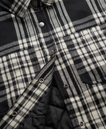 Superdry Tussenjas in Zwart