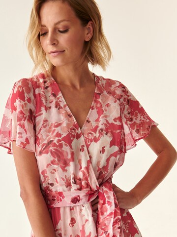 Rochie de la TATUUM pe roșu