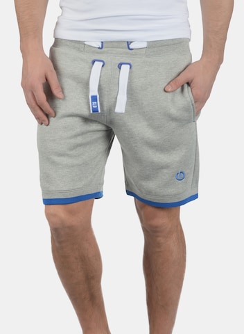 !Solid Regular Sweatshorts 'Benjamin' in Grau: predná strana