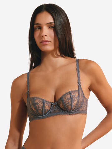 Soutien-gorge 'Mascarade' ETAM en gris : devant