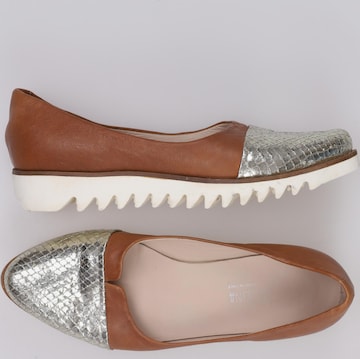 Donna Carolina Flats & Loafers in 36 in Beige: front