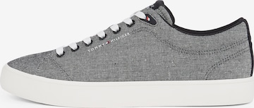 Baskets basses TOMMY HILFIGER en noir : devant