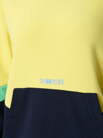 Sweat-shirt Tommy Life en jaune