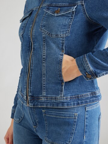 Giacca di mezza stagione 'CARWESPA' di ONLY Carmakoma in blu