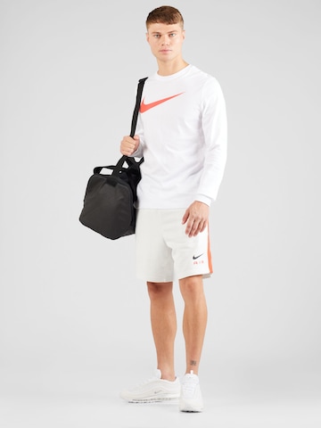 Nike Sportswear Shirt in Weiß