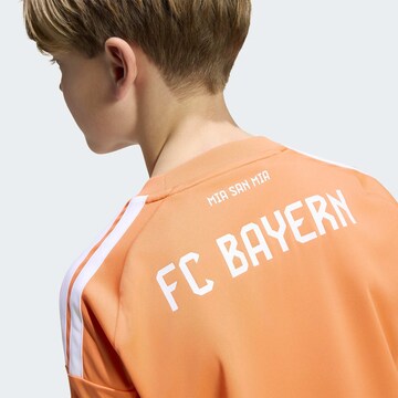 ADIDAS PERFORMANCE Функционална тениска 'FC Bayern München 26/27' в оранжево