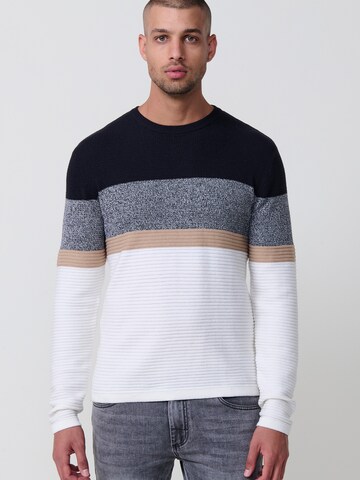 KOROSHI Strickpullover in Weiß: Vorderseite