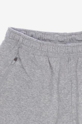 UMBRO Shorts in 34 in Grey