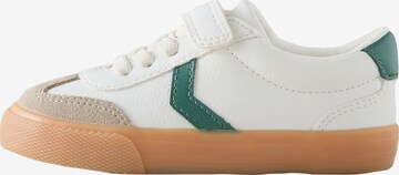 Next Sneaker in Weiß: Vorderseite