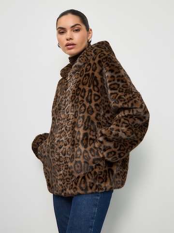 CESARE GASPARI Between-season jacket in Brown