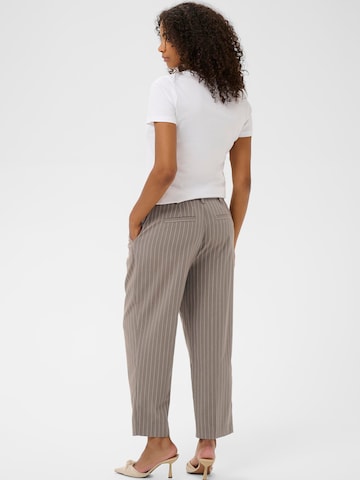 Kaffe - Loosefit Pantalón plisado 'KAHeather' en gris