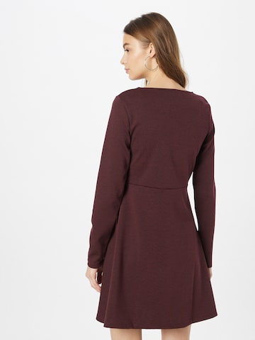 Rochie de la Dorothy Perkins pe mov