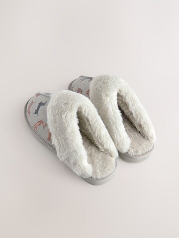 Next Copat | siva barva