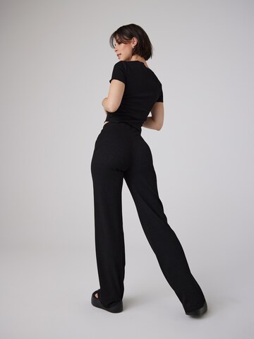 Wide Leg Pantalon 'Leesha' A LOT LESS en noir