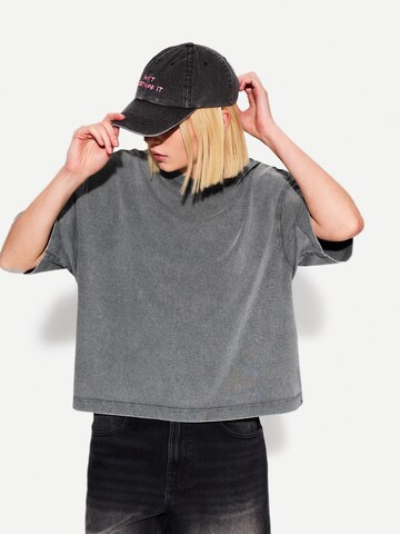 Bershka Shirt in Grey: front