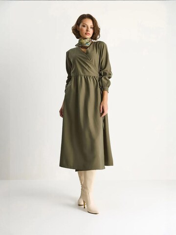 Bianco Lucci - Vestido em verde: frente