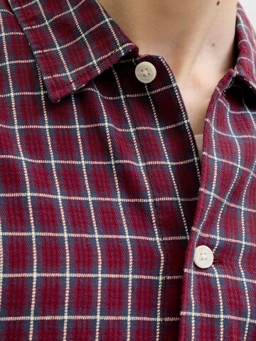 JACK & JONES Comfort fit Button Up Shirt in Red