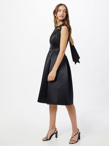 Rochie 'Peyton' de la Lipsy pe negru