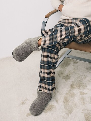 Pantoufle Next en gris