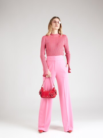 HUGO Loosefit Suorat housut 'Himia' värissä vaaleanpunainen