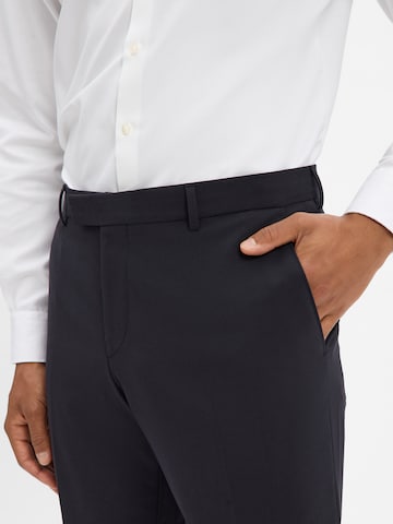 Regular Pantalon à plis 'Leon' BOSS en bleu