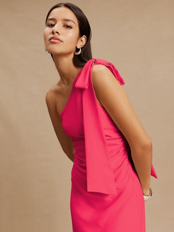 Robe de soirée Next en rose