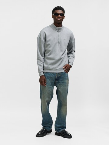 Hummel Sweatshirt 'BEE' in Grey: front