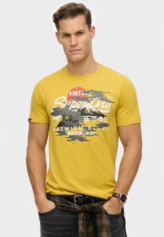 T-Shirt 'Tokyo' Superdry en jaune : devant