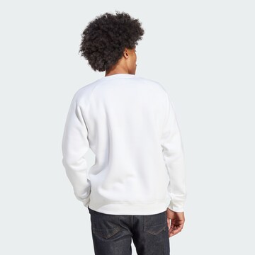 Sweat-shirt 'Trefoil Essentials ' ADIDAS ORIGINALS en blanc