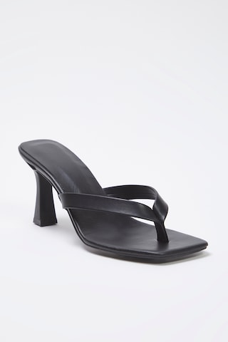 Trendyol - Sandalias de dedo en negro