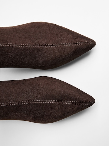 Bershka Bootie in Brown