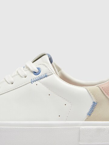 Pull&Bear Sneakers in White