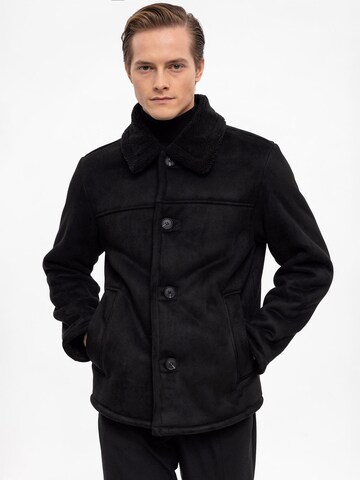 Antioch Between-seasons coat in Black: front