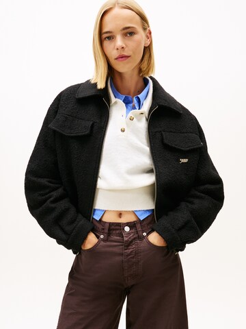 Tommy Jeans Tussenjas in Zwart: voorkant