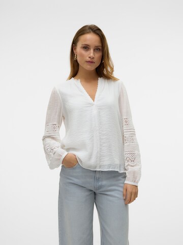 VERO MODA - Blusa 'VMTiffani' en blanco: frente