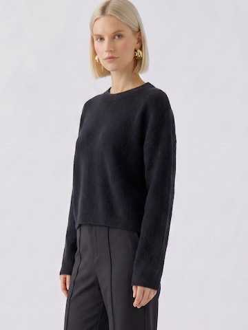 OUI Pullover 'Nila' in Schwarz: Vorderseite