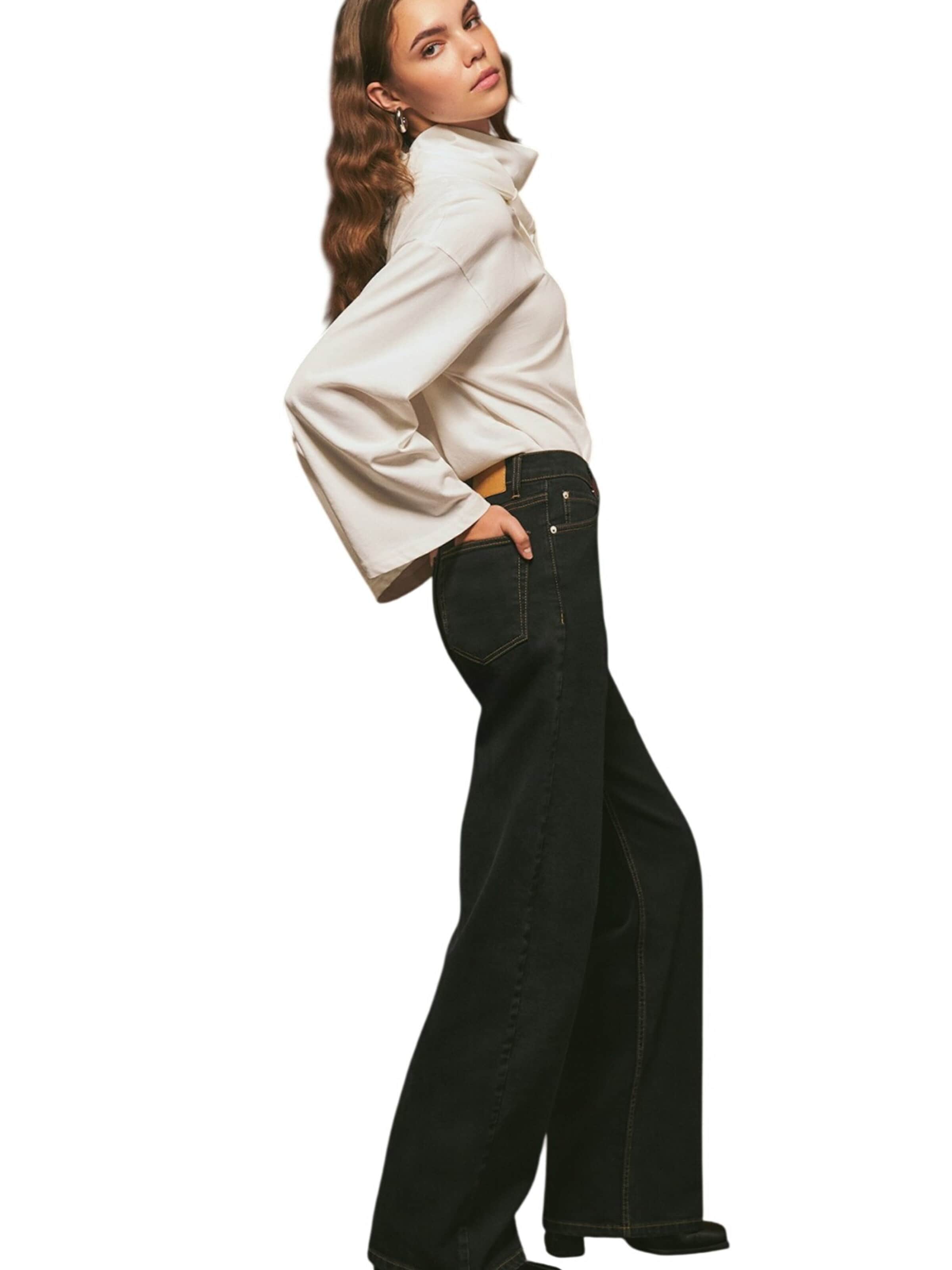 MANUKA Regular Jeans in Zwart