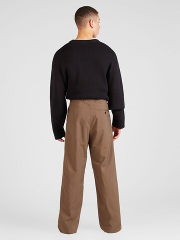 WEEKDAY Loose fit Pleat-Front Pants 'Uno' in Brown