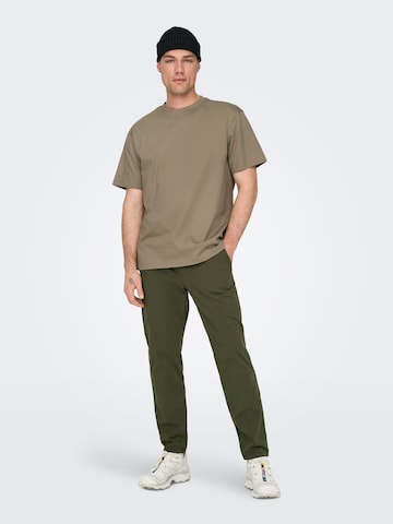 Maglietta '22022532' di Only & Sons in beige