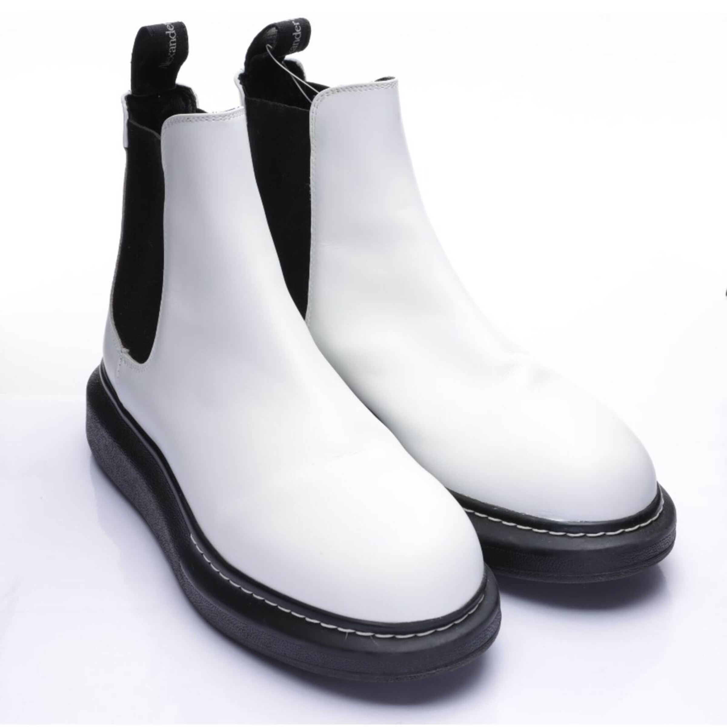 Alexander McQueen Dress Boots in 39 in White: front