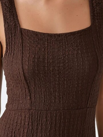 Hiccup - Vestido em castanho