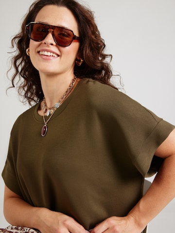 Vero Moda Curve - Camiseta 'VMCHALI' en verde