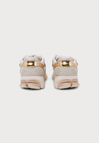 Nike Sportswear - Sapatilhas baixas 'Zoom Vomero 5' em bege