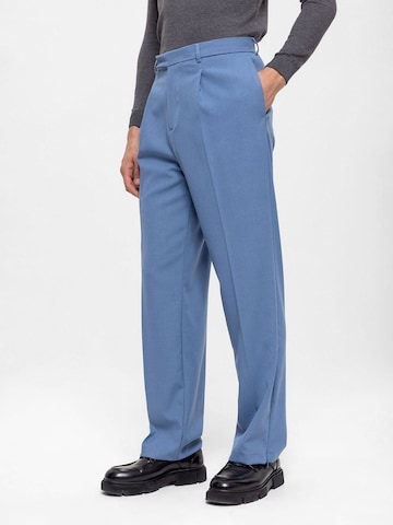 Antioch Loose fit Trousers with creases in Blue: front