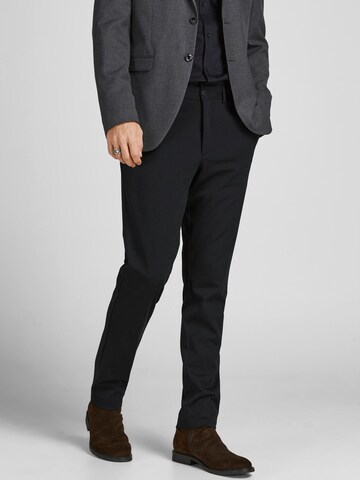 Regular Pantalon chino 'Jack' JACK & JONES en noir : devant