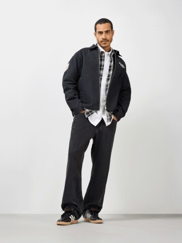 FC BAYERN MÜNCHEN Between-Season Jacket in Black