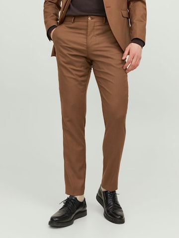 Coupe slim Pantalon à plis JACK & JONES en marron : devant